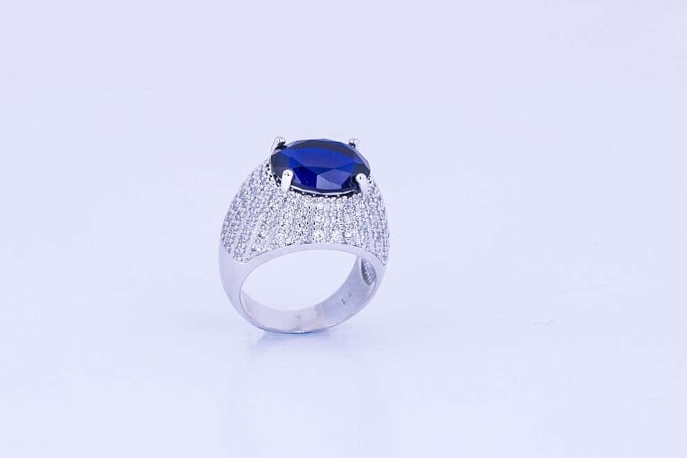 blue-emerald-diamond-ring-jewellery-product-photography-london